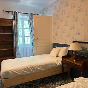 1560- Domaine Des Cinq Jardins- A Magical And Authentic Mansion Fuveau